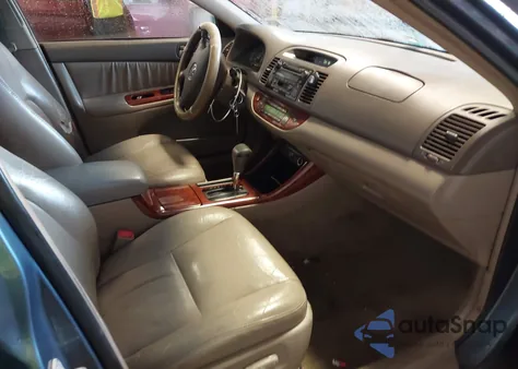 2004 Toyota Camry Xle V6 из США, поврежденный, VIN 4T1BF30K84U571059